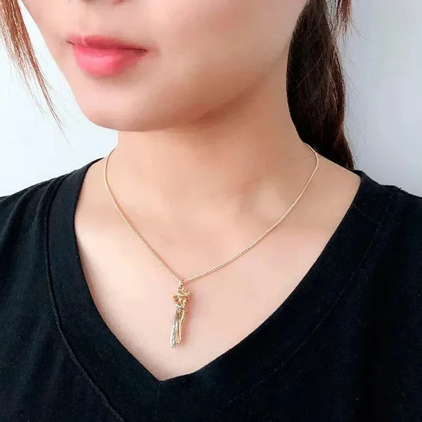 COLLIER ÉTREINTE D'AMOUR